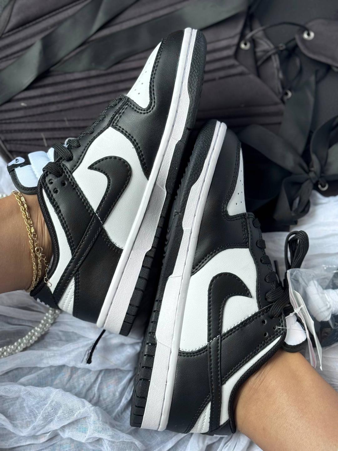 Nike Dunk Low Retro White Black