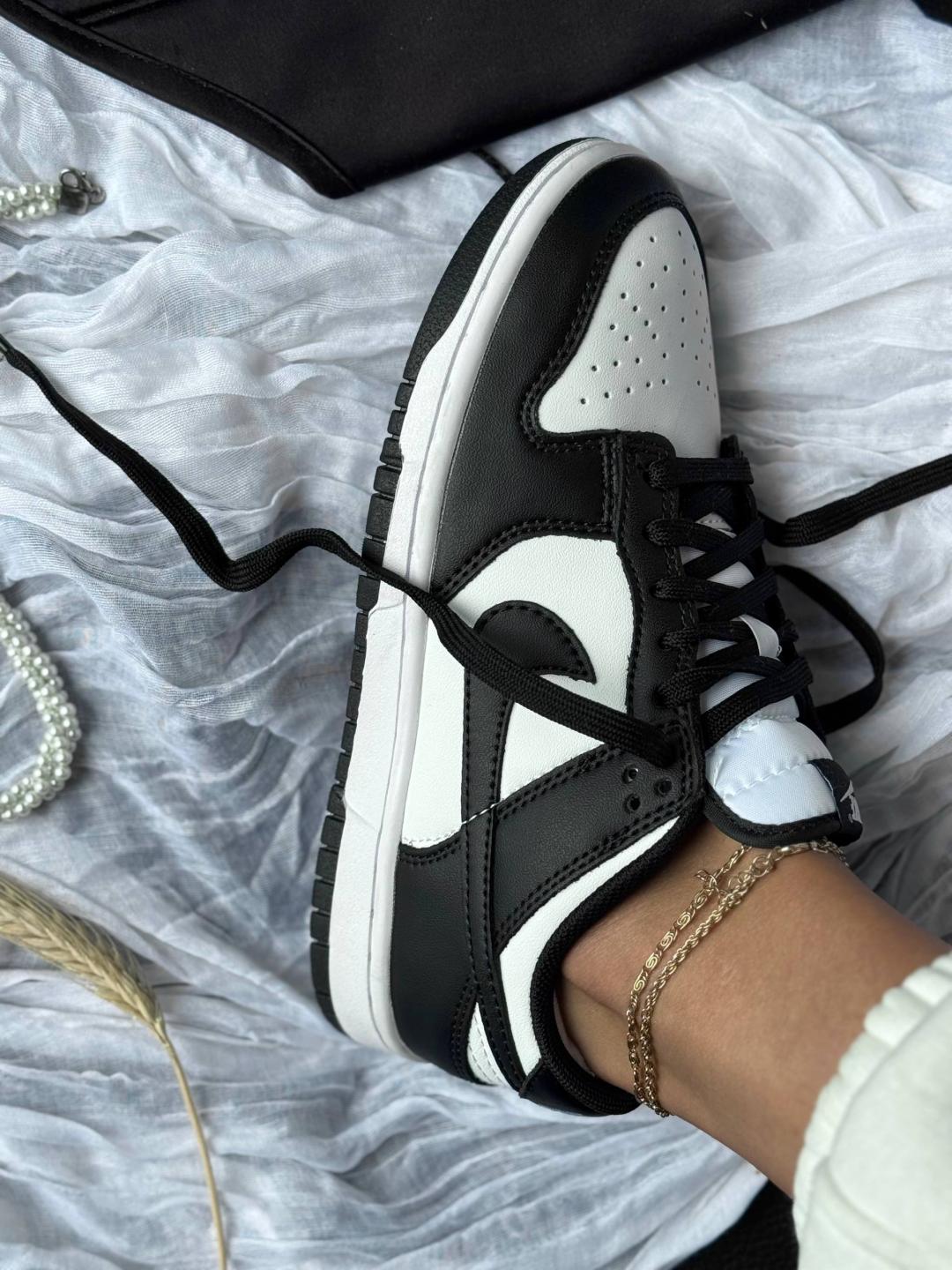 Nike Dunk Low Retro White Black